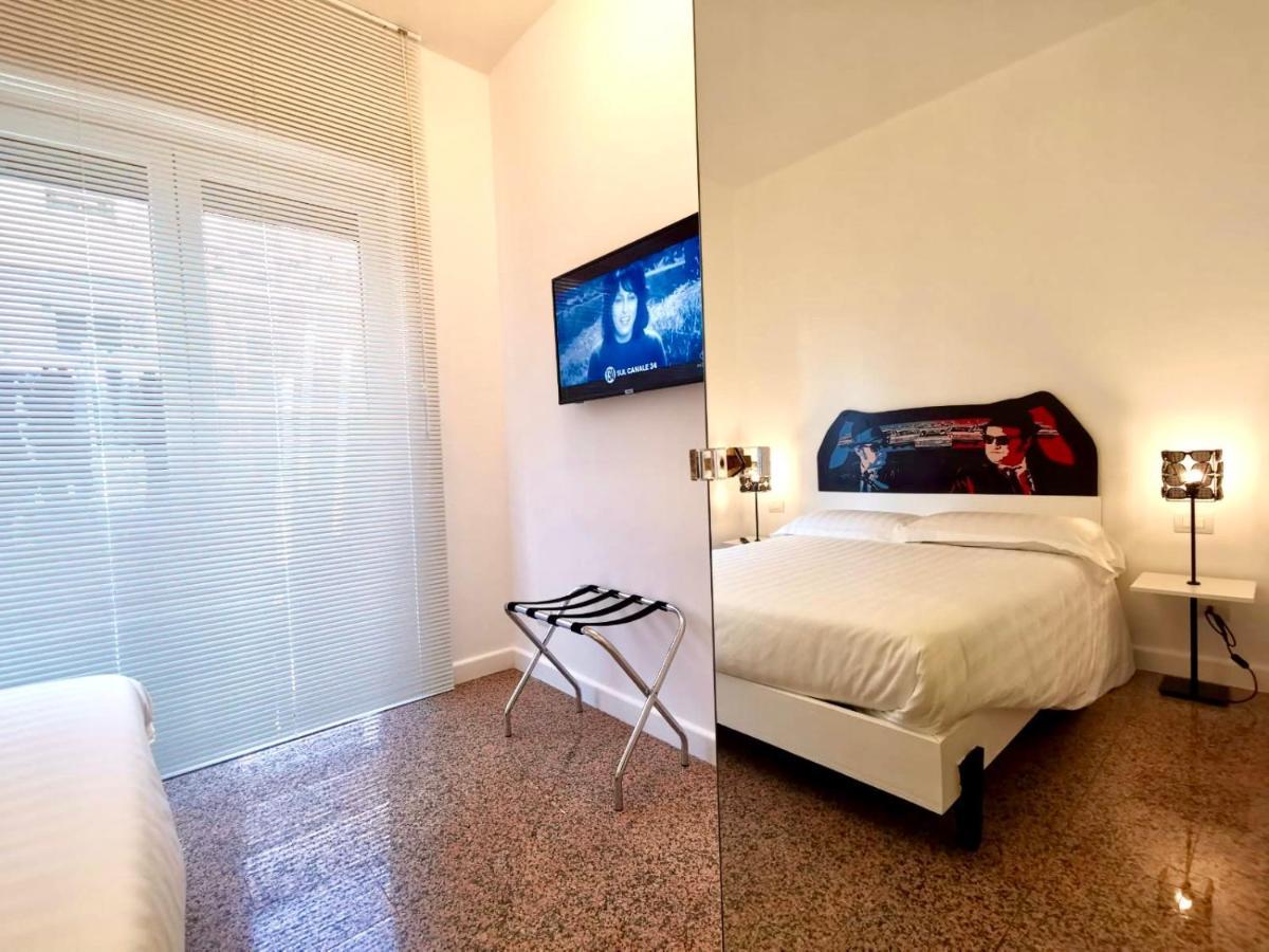 Red Carpet Rooms Bari Exterior photo